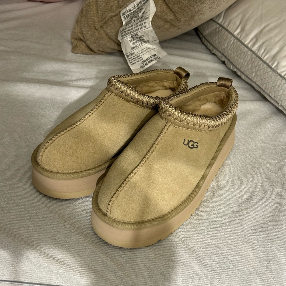 NWT Ugg Tazz Mustard Seed